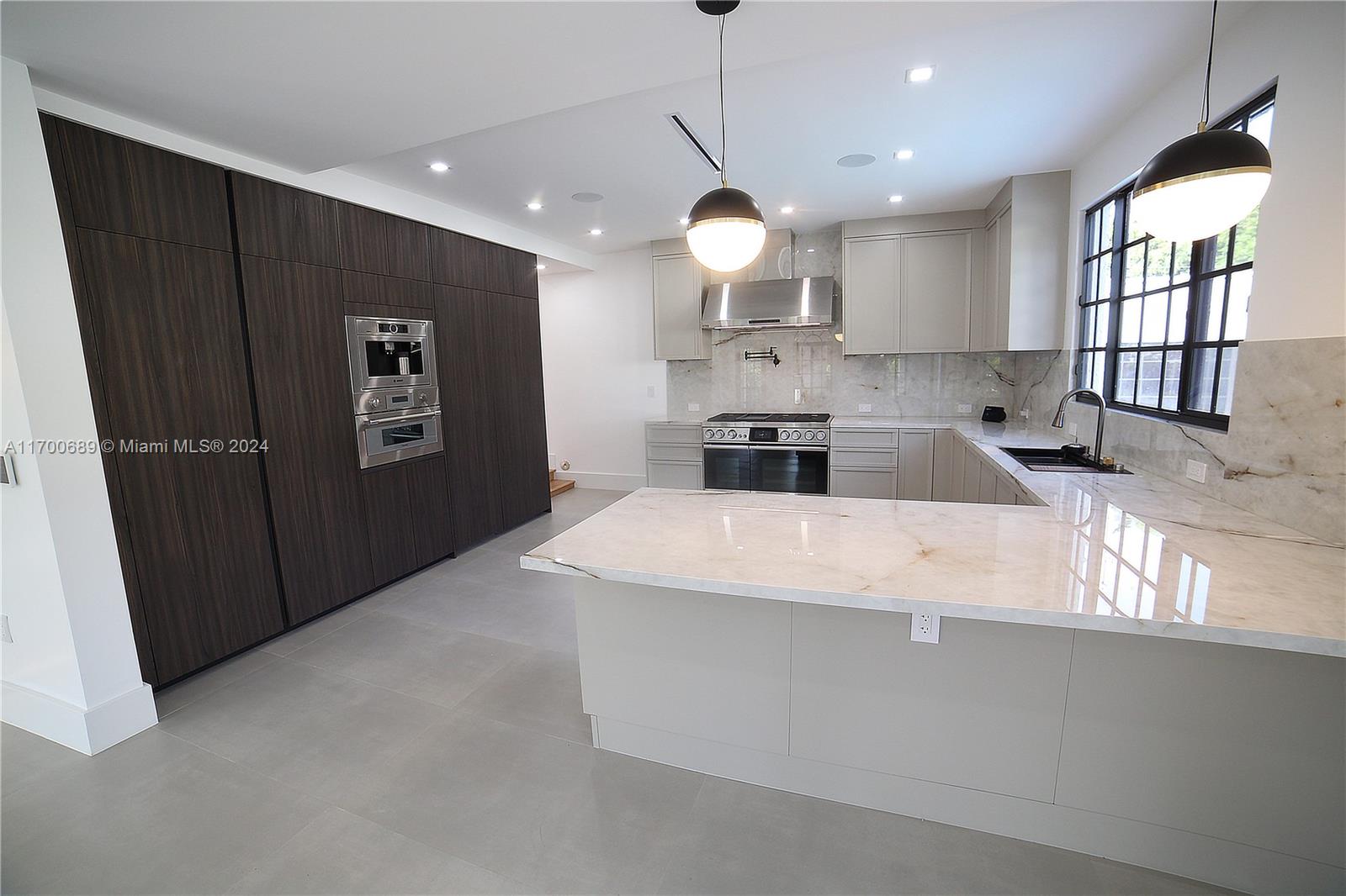 1345 Hollywood Blvd in Hollywood