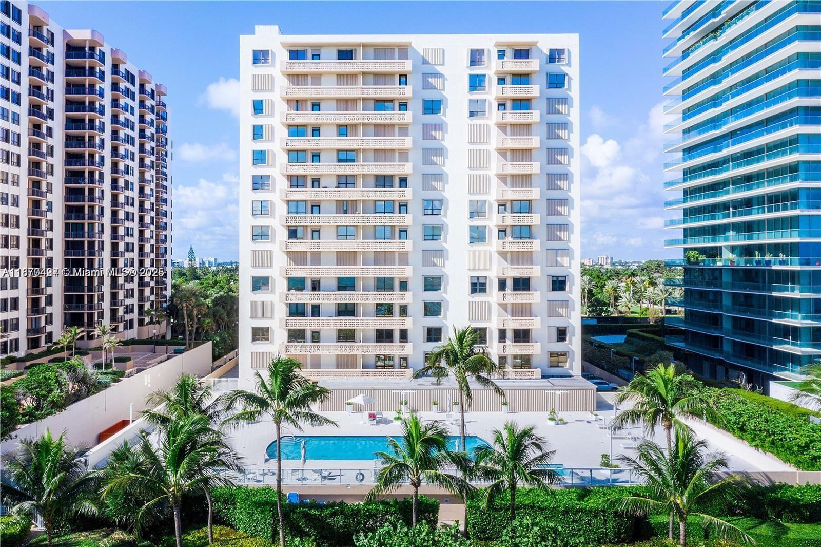 10185 Collins Ave #319 in Bal Harbour