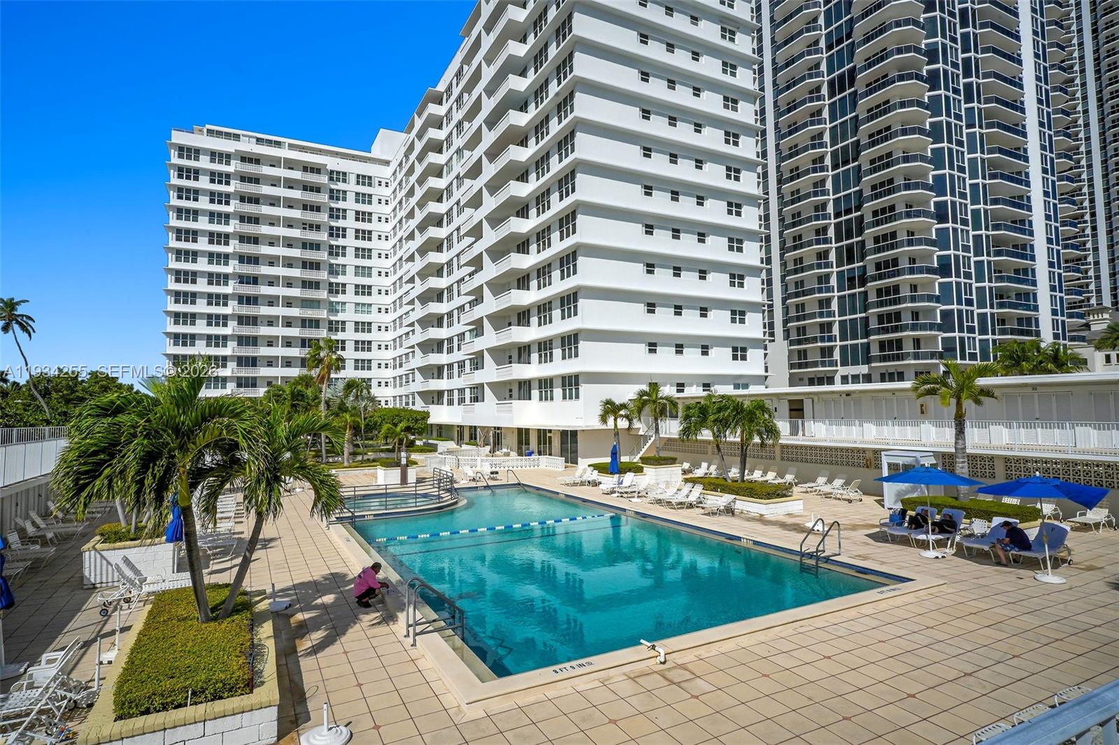 4747 Collins Ave #510 in Miami Beach