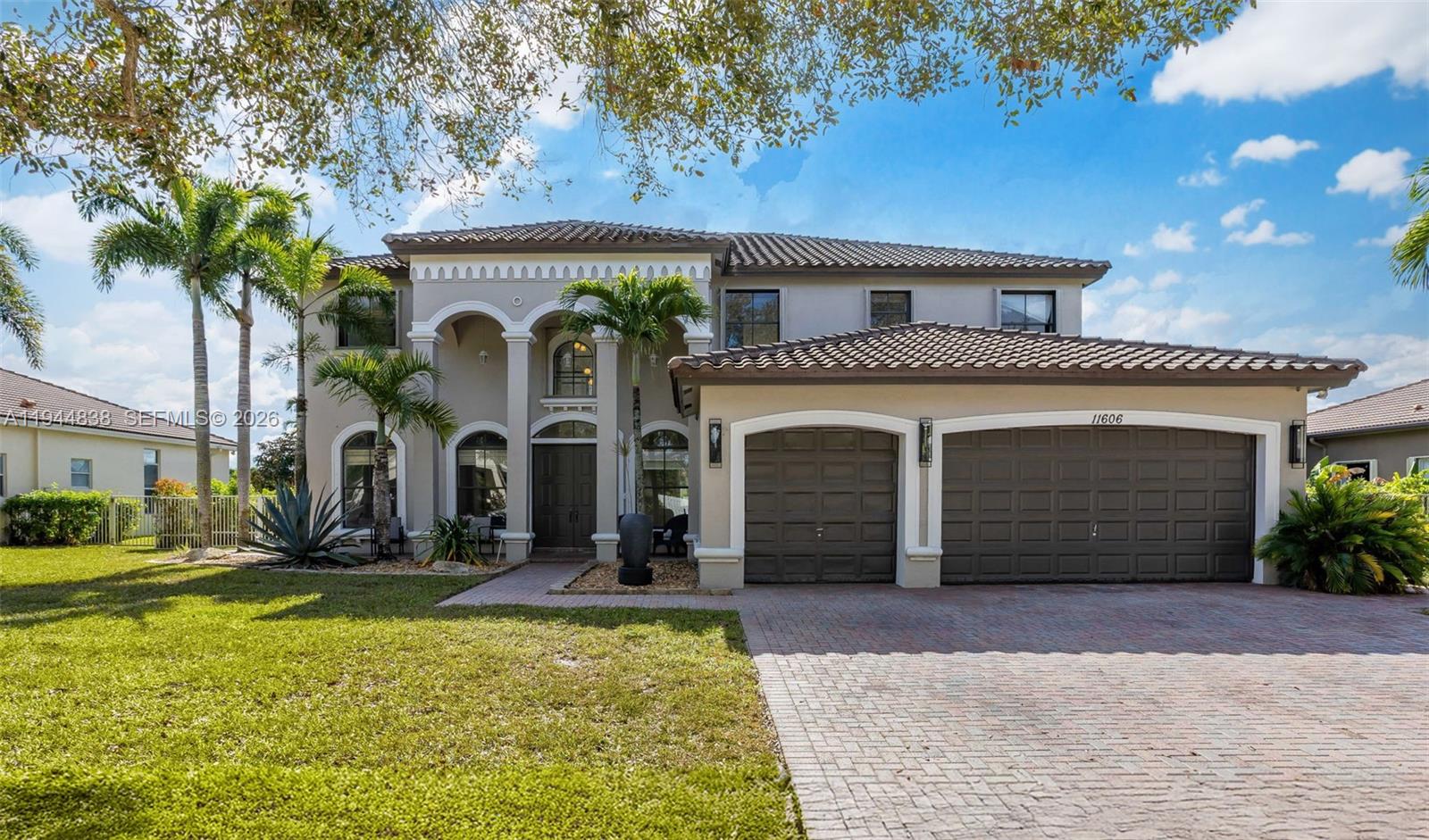 11606 Hibbs Grove Dr in Cooper City