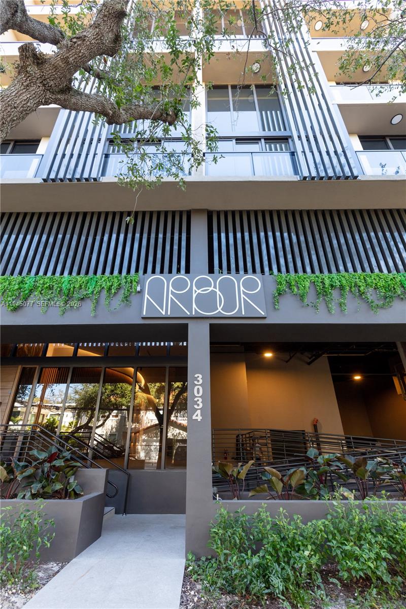 3034 Oak Avenue #LPH4 in Coconut Grove