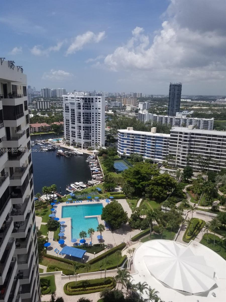 2500 Parkview Dr #2517 in Hallandale Beach
