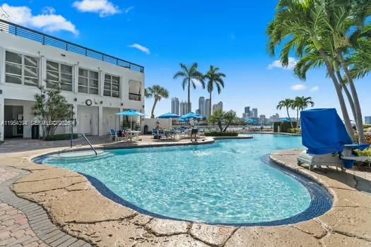 19195 36th Ct #2302 in Aventura