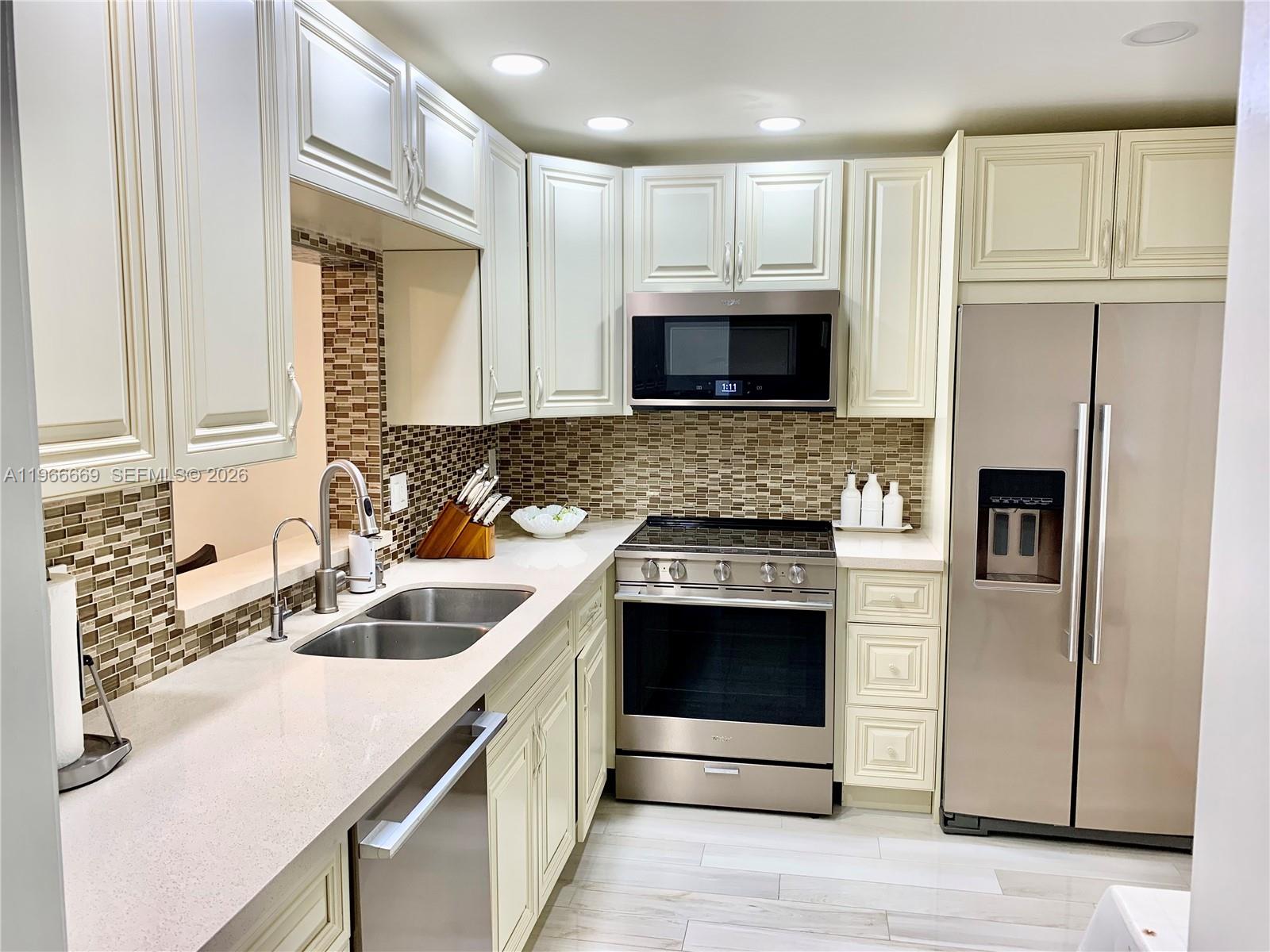 619 14th Ave #301 in Hallandale Beach