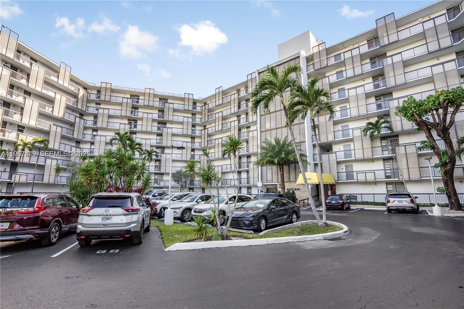 20500 Country Club Dr #607 in Aventura