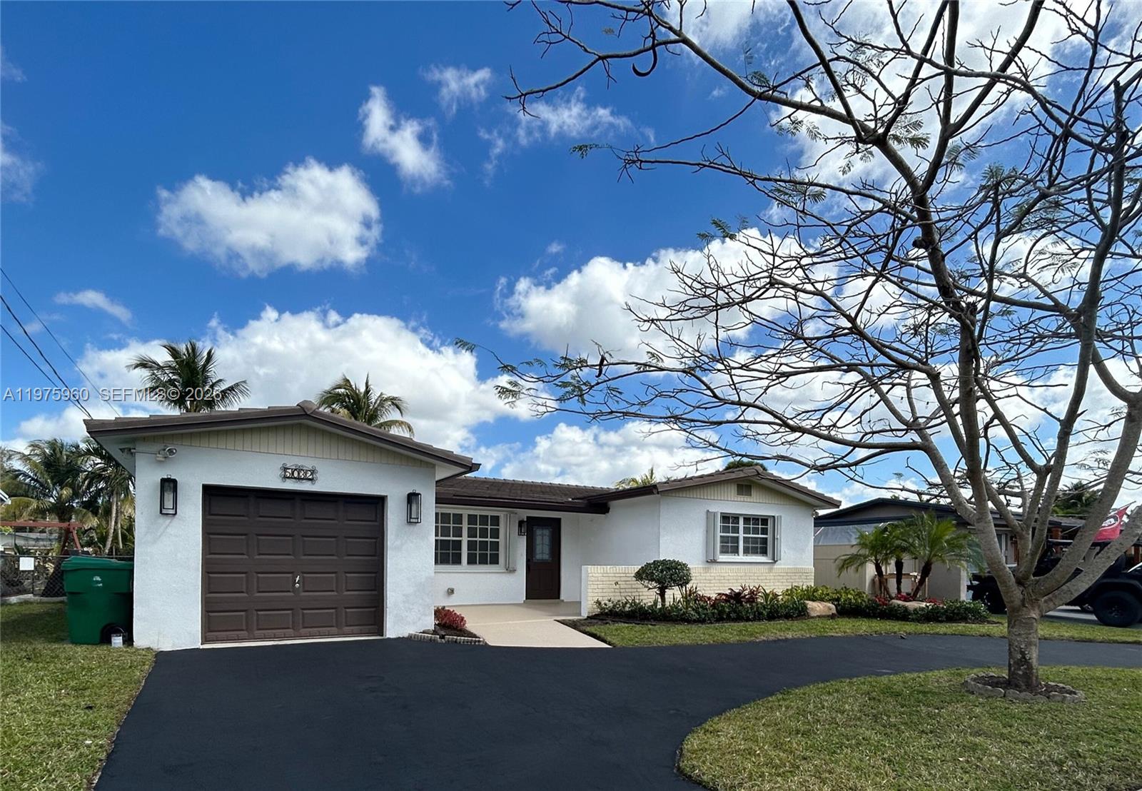 5032 94th Ave in Cooper City